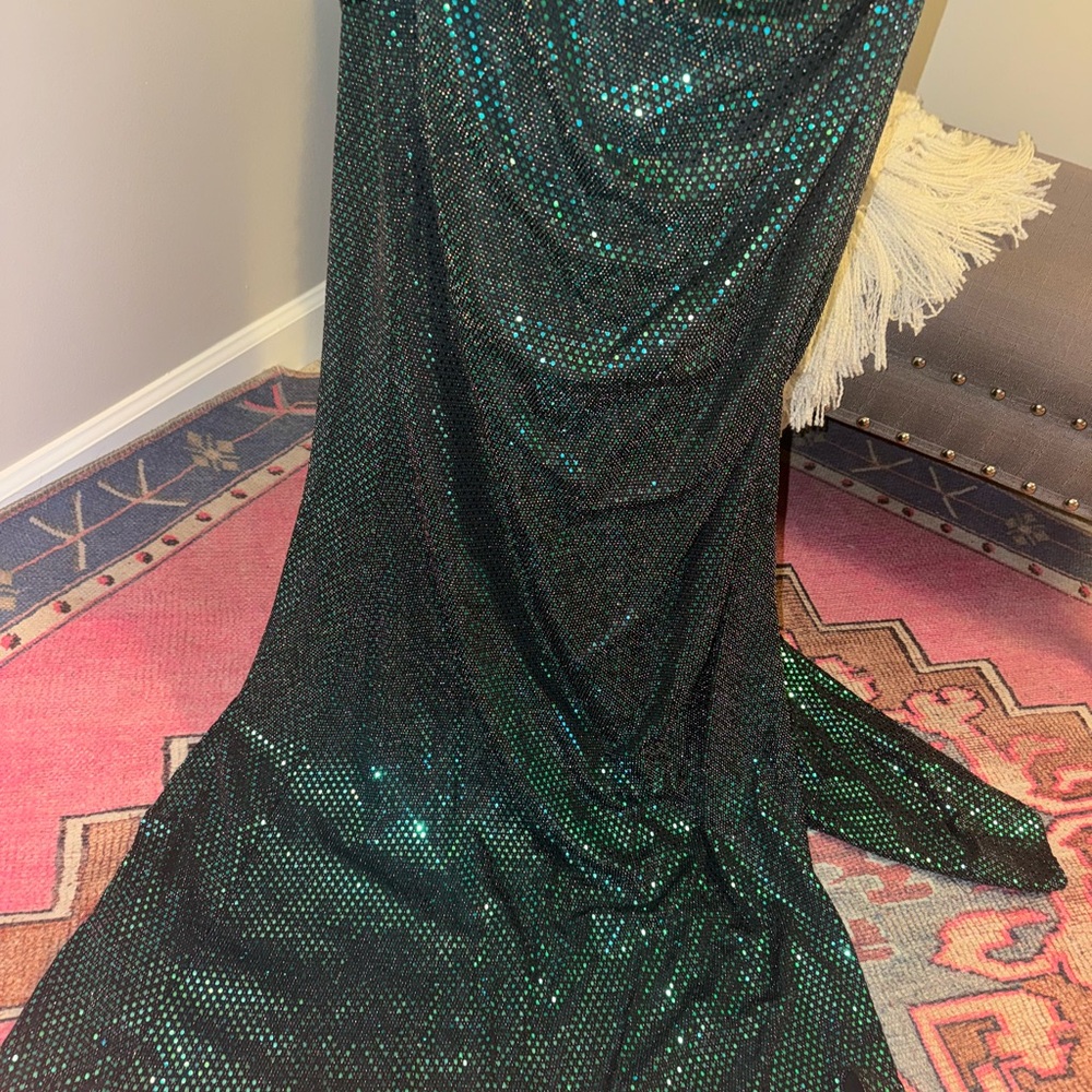 Mac Duggal Emerald One-Shoulder Gown - Picture 6 of 8